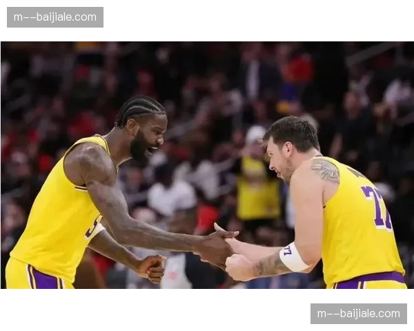 湖人魔术裁判报告出炉：艾顿两度防守三秒违例漏判，魔术三次错漏判全吃亏